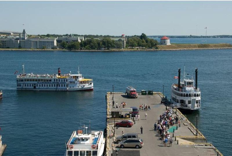 هتل Confederation Place