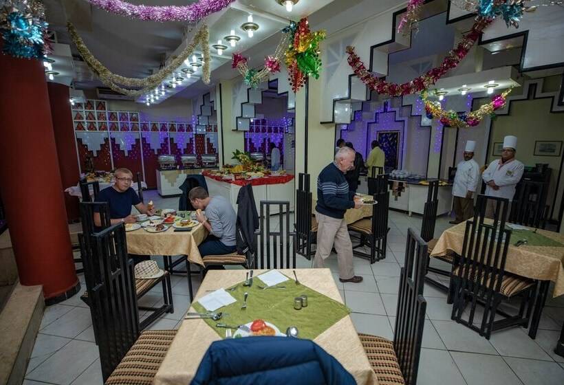 هتل Sand Beach Resort