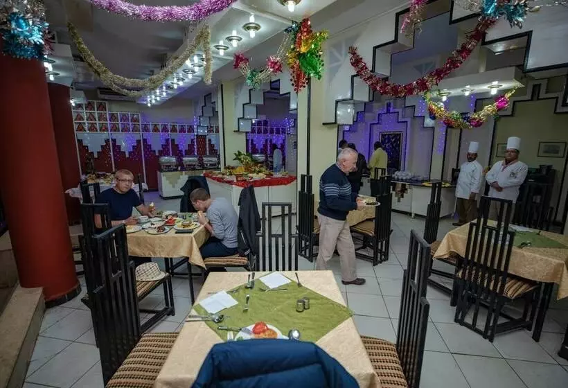 هتل Sand Beach Resort