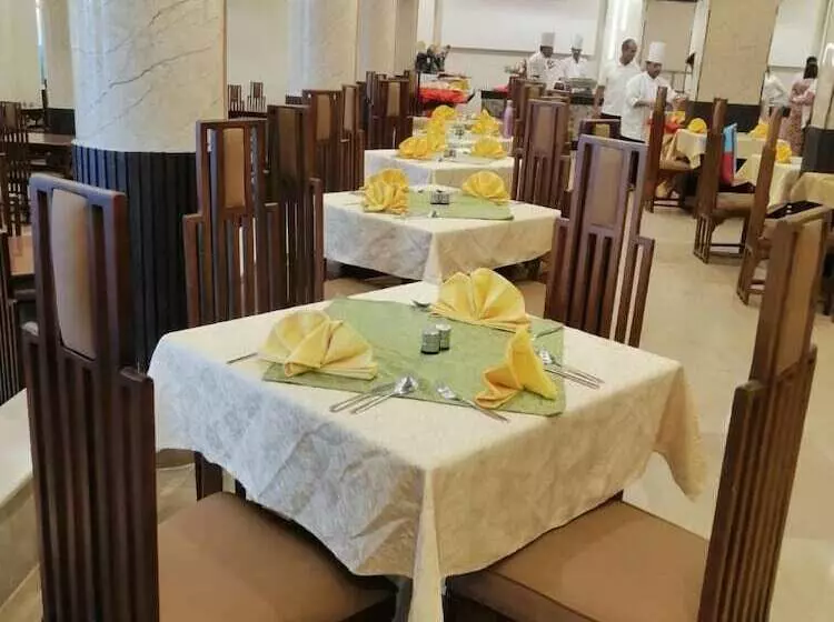 هتل Sand Beach Resort