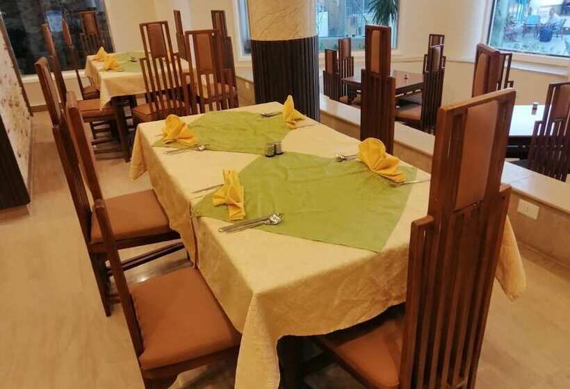 هتل Sand Beach Resort