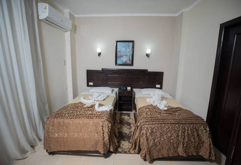 هتل Sand Beach Resort