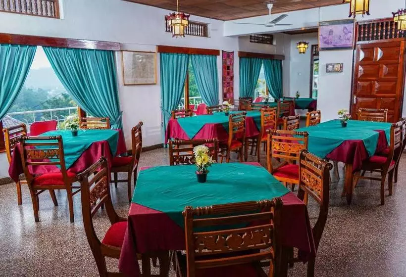 호텔 Sandekelum Tourist Guest House