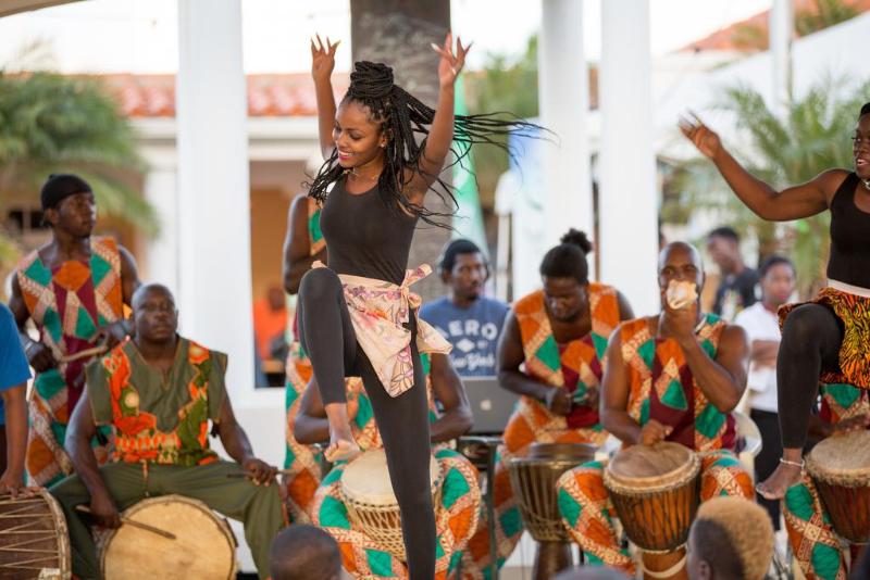 هتل True Blue Bay Resort