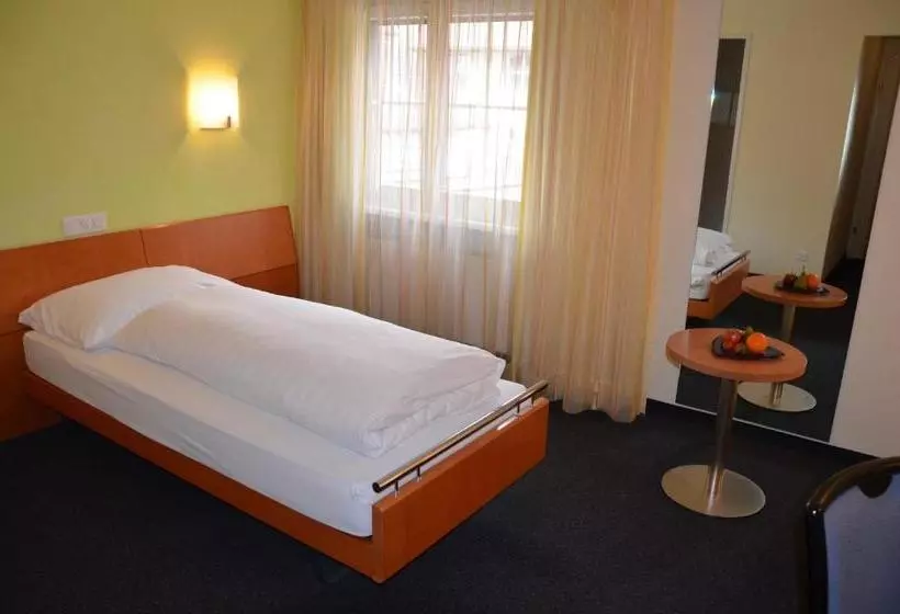 호텔 Urs Und Viktor