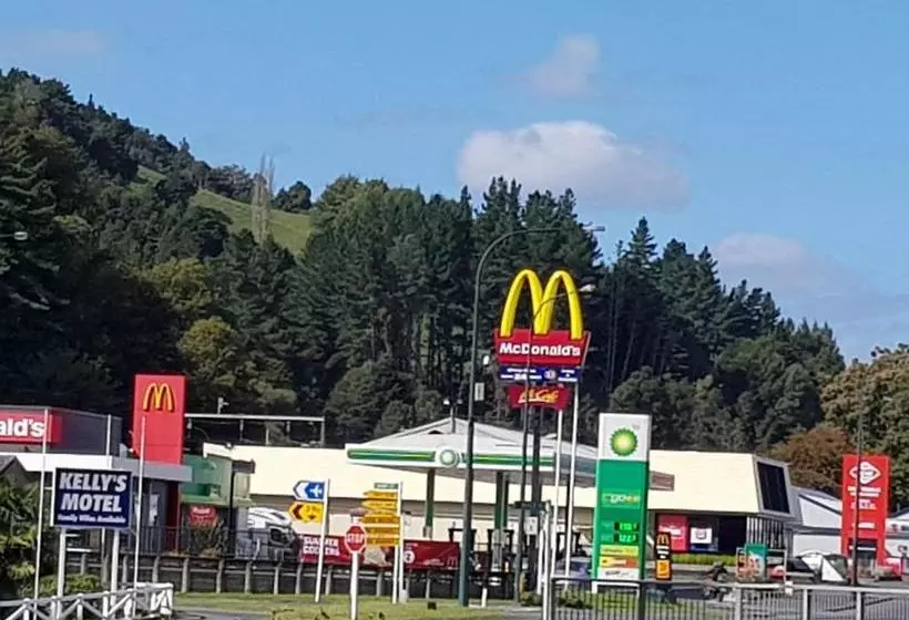 Kelly's Riverside Motel