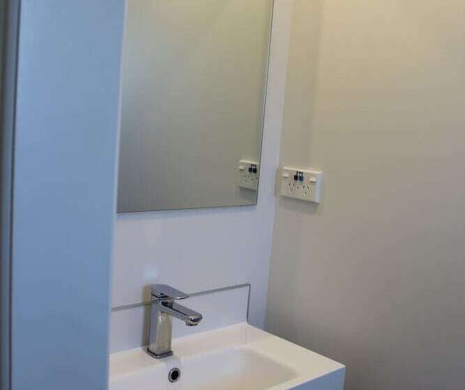 Sierra Beachfront Motel