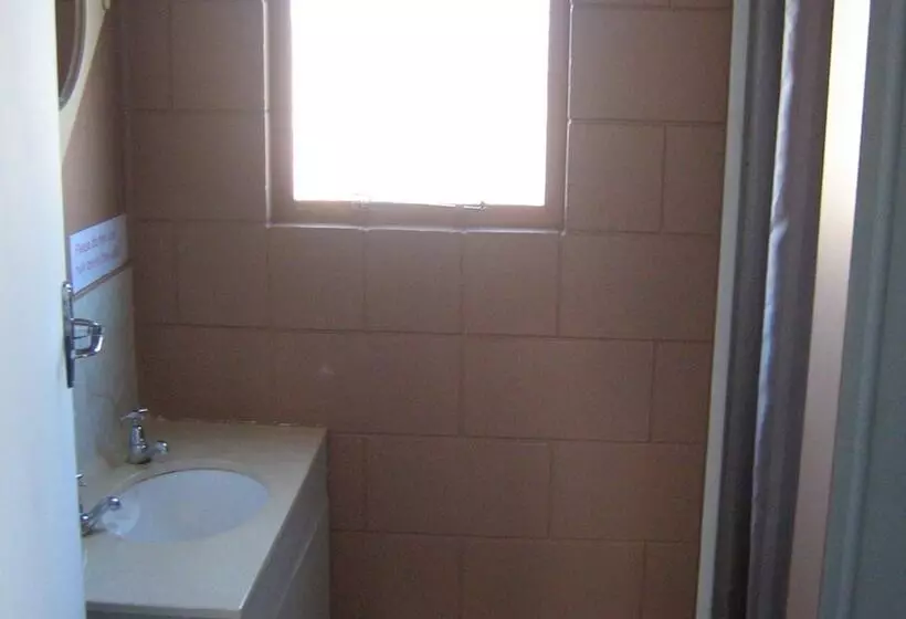 Sierra Beachfront Motel