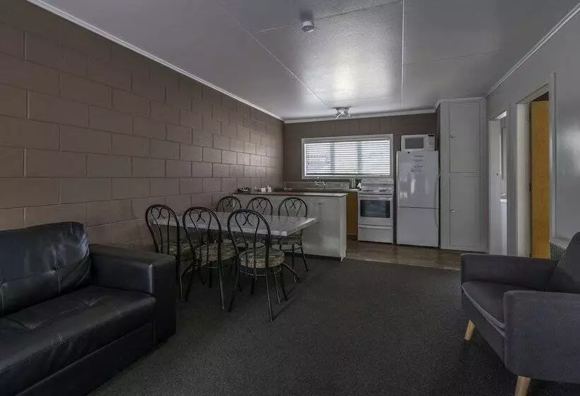 Sierra Beachfront Motel