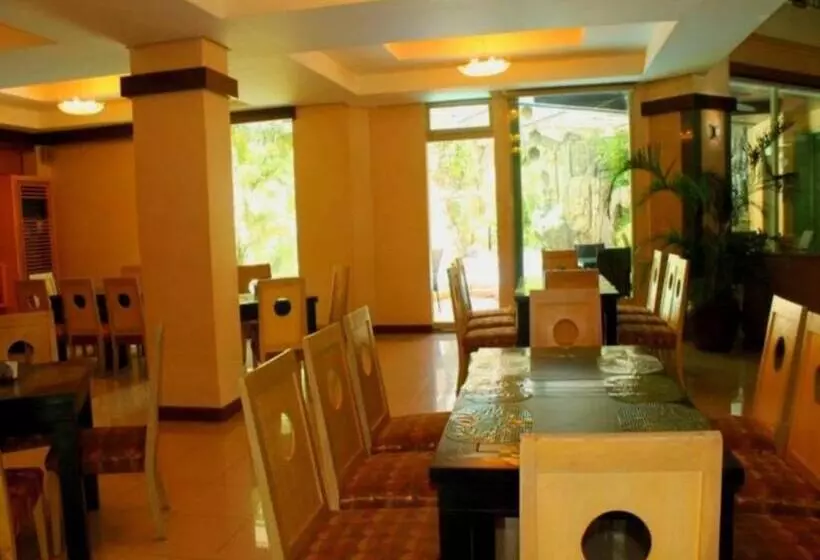 호텔 Goldenfield Kundutel