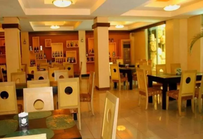 호텔 Goldenfield Kundutel