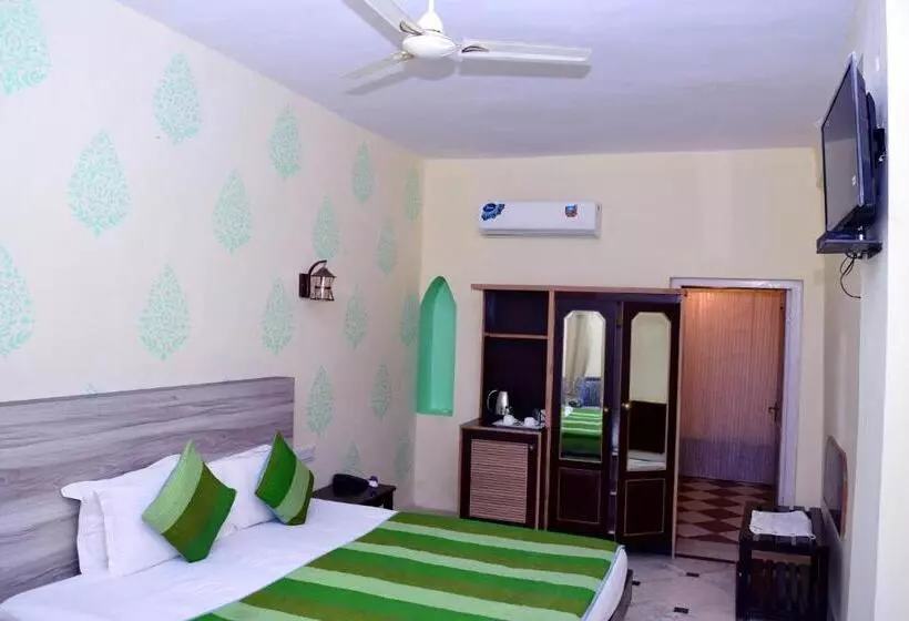 هتل Himmatgarh Palace Heritage Boutique