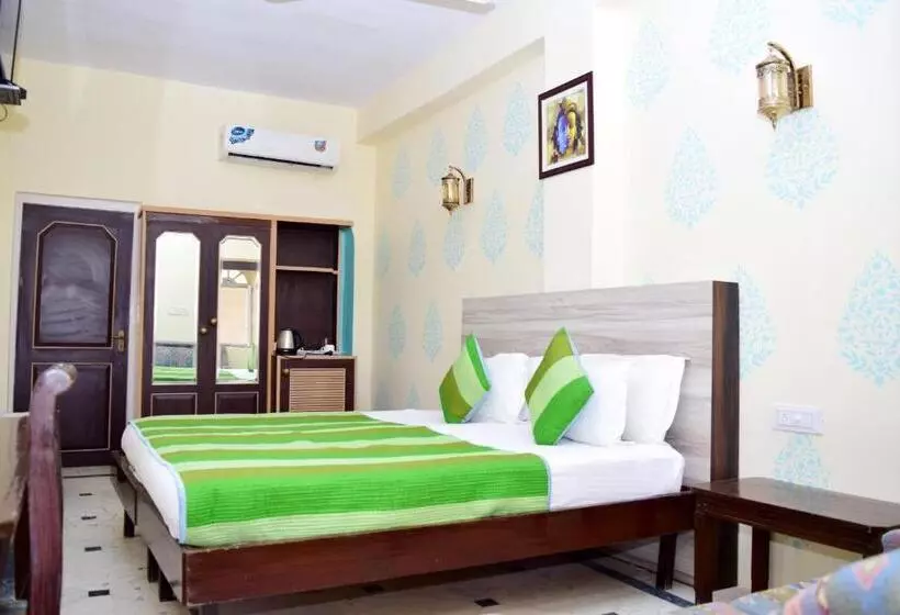 هتل Himmatgarh Palace Heritage Boutique