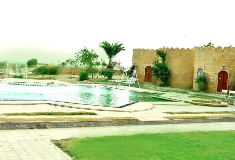 هتل Himmatgarh Palace Heritage Boutique