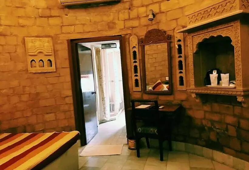 هتل Himmatgarh Palace Heritage Boutique