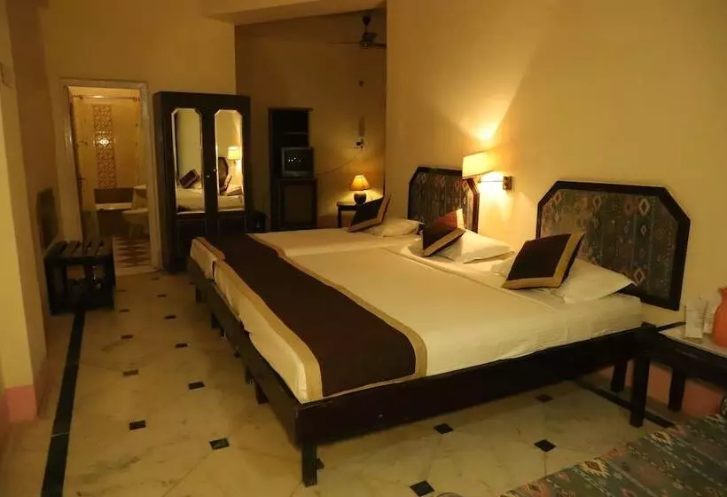 هتل Himmatgarh Palace Heritage Boutique