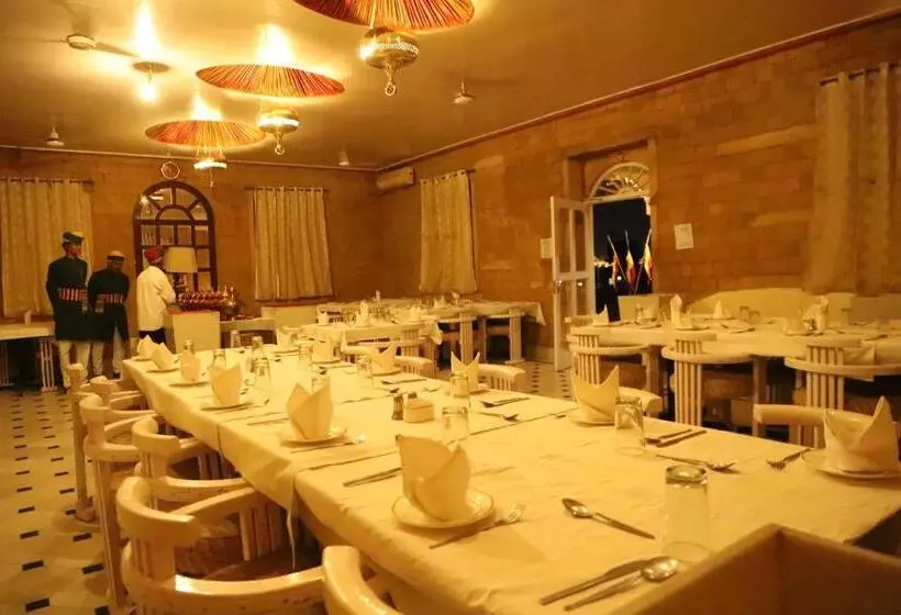 هتل Himmatgarh Palace Heritage Boutique