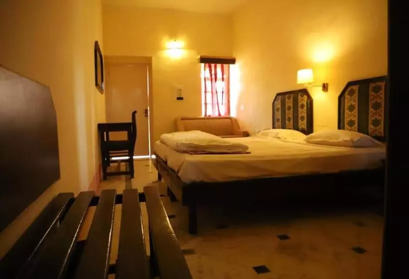 هتل Himmatgarh Palace Heritage Boutique