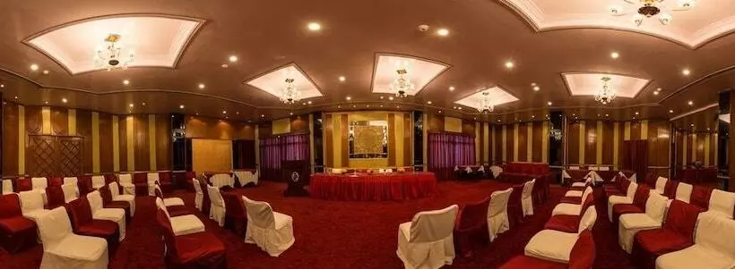 酒店 Jaipur Palace