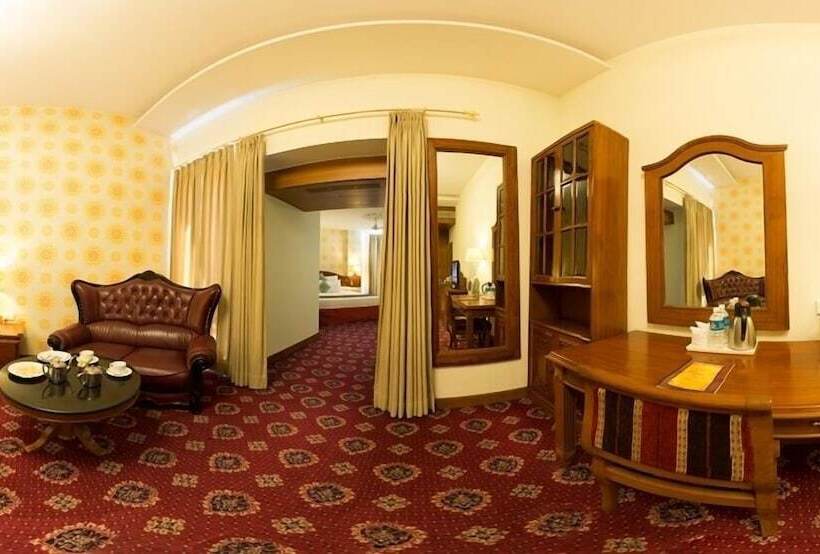 호텔 Jaipur Palace