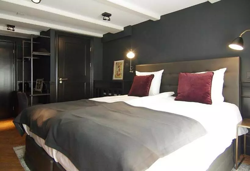 Отель The Bolster