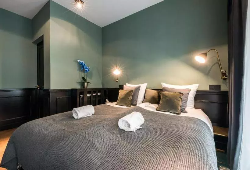 Отель The Bolster