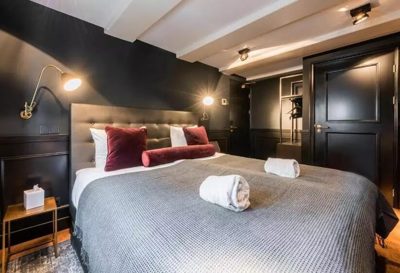 Отель The Bolster