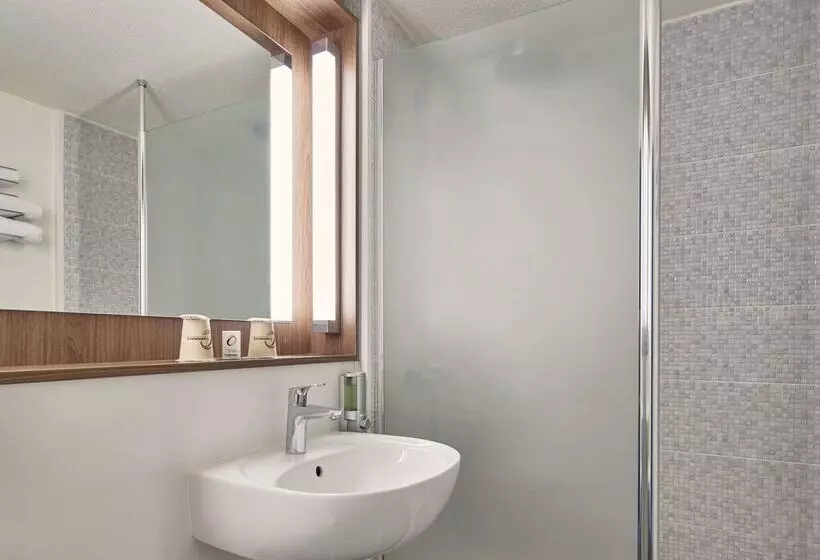 Отель The Originals City Hôtel La Verrière Yvelines