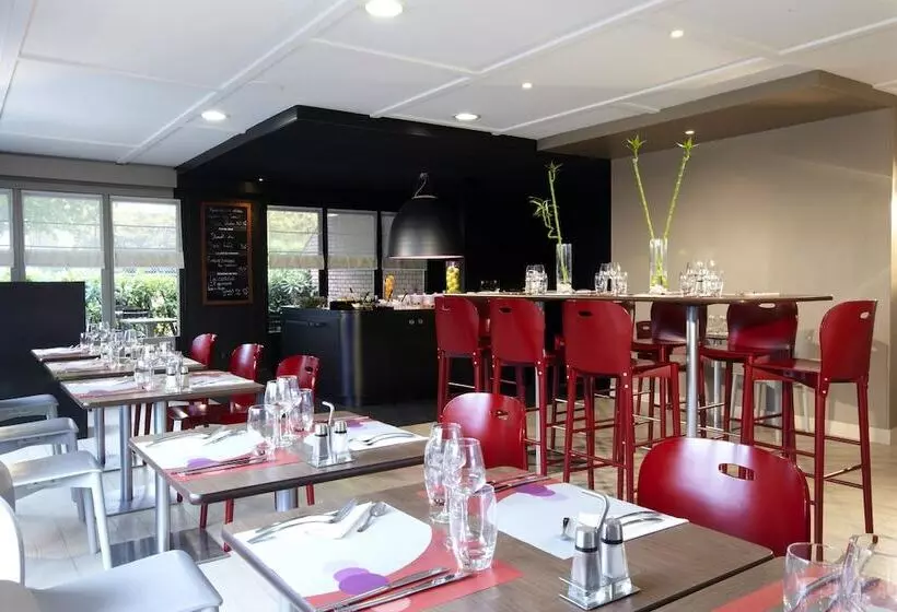 ホテル Campanile Rouen Est  Franqueville Saint Pierre