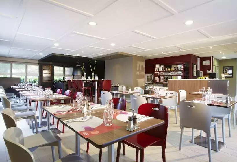 ホテル Campanile Rouen Est  Franqueville Saint Pierre