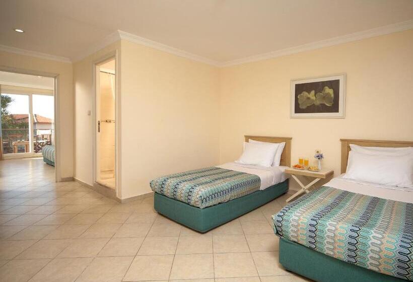 هتل Club Resort Atlantis