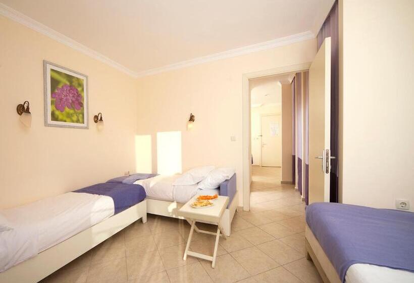 هتل Club Resort Atlantis