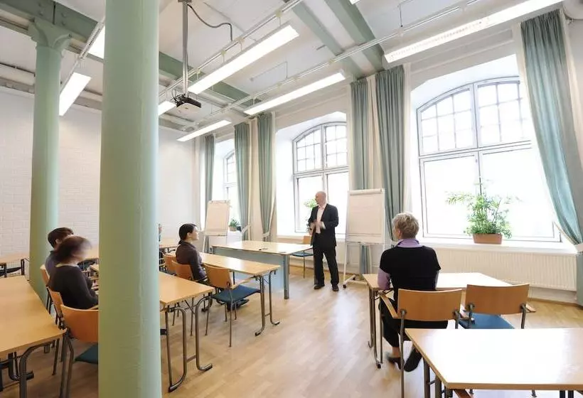 Отель Holiday Club Tampereen Kehräämö