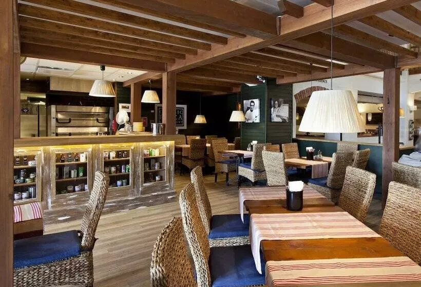 Отель Holiday Club Tampereen Kehräämö