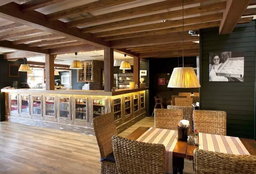 Отель Holiday Club Tampereen Kehräämö