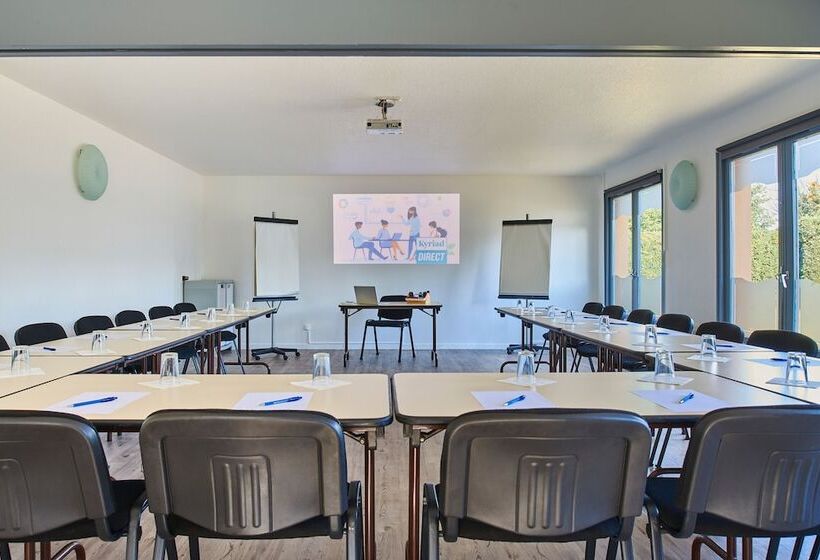 בית מלון כפרי Kyriad Direct Haguenau