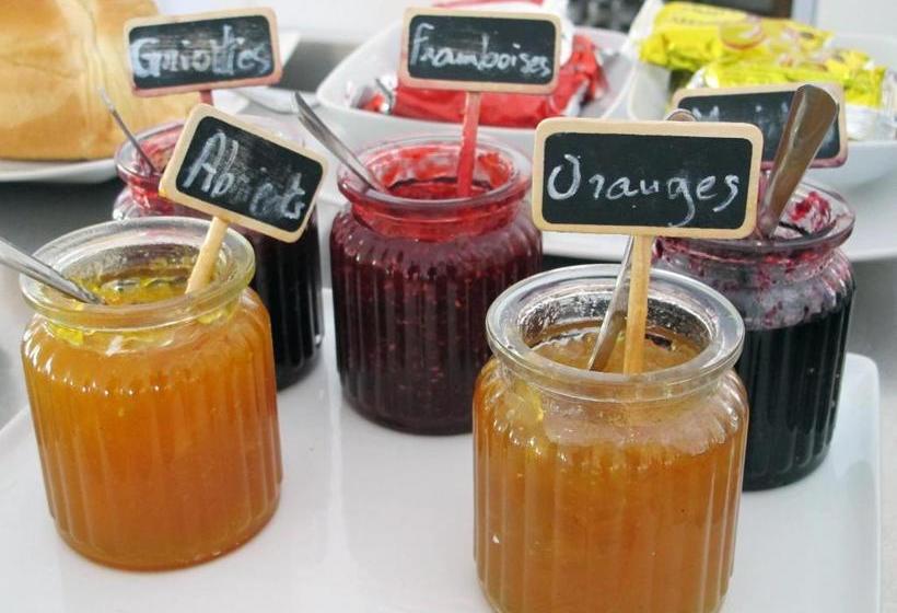 فندق Kyriad Saintes