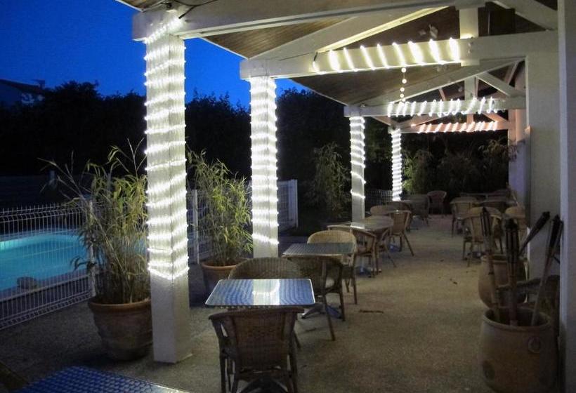 فندق Kyriad Saintes