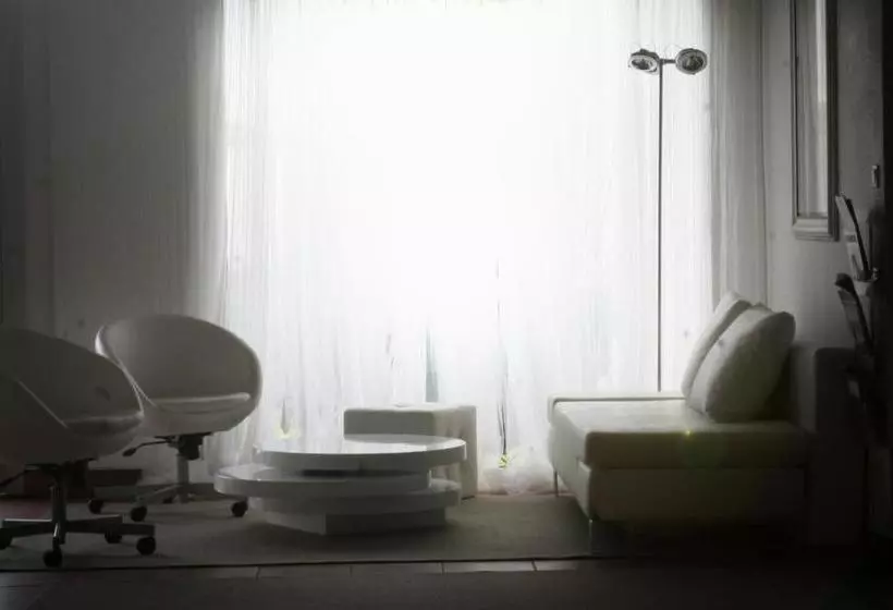 Отель Kyriad Saintes