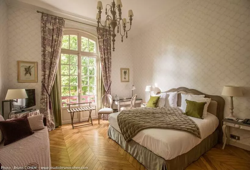 Отель Le Chateau De La Tour