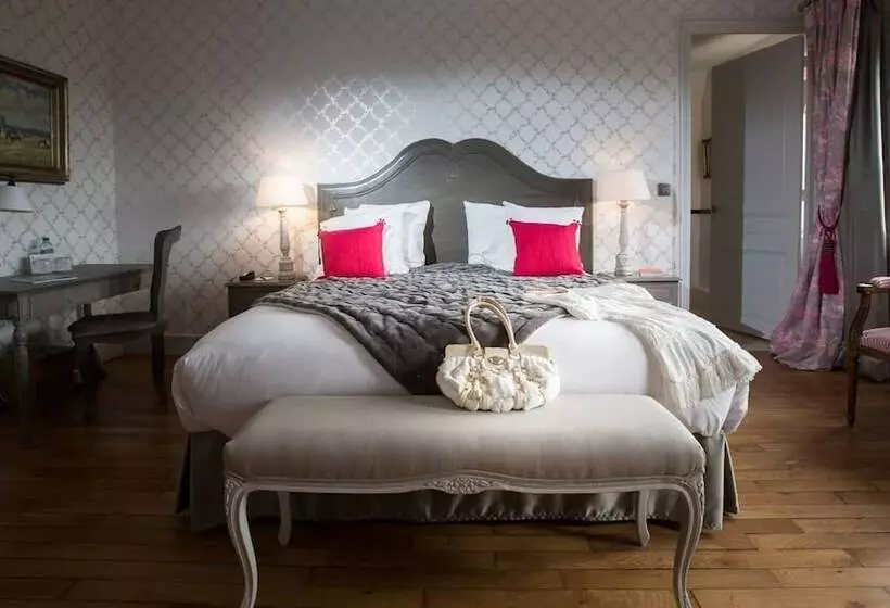 Отель Le Chateau De La Tour