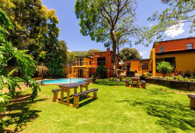 בית מלון כפרי Linden Guest House