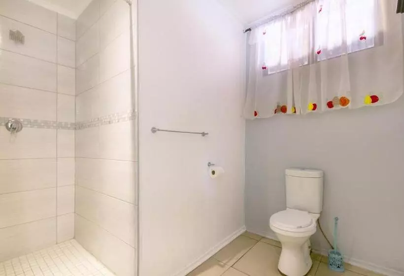 בית מלון כפרי Linden Guest House