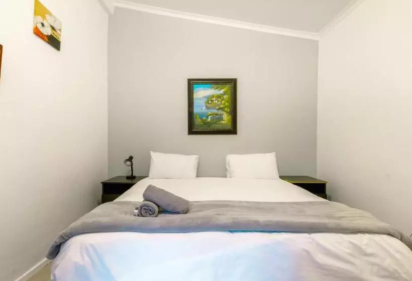 בית מלון כפרי Linden Guest House