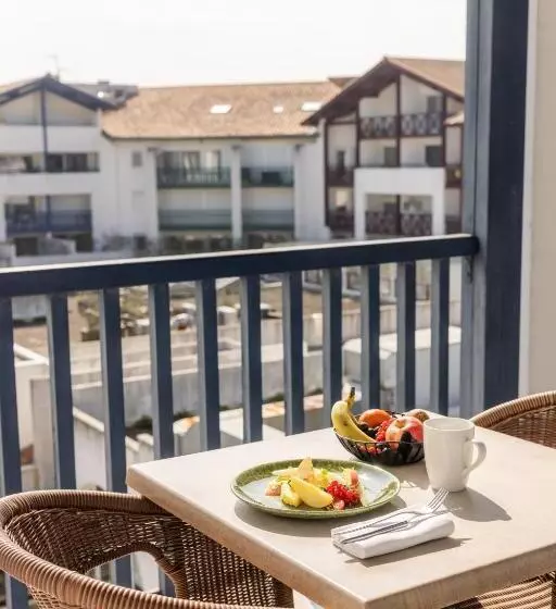 هتل & Spa 4 Serge Blanco