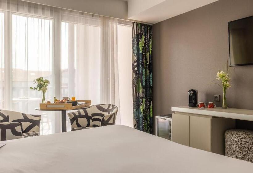 هتل & Spa 4 Serge Blanco