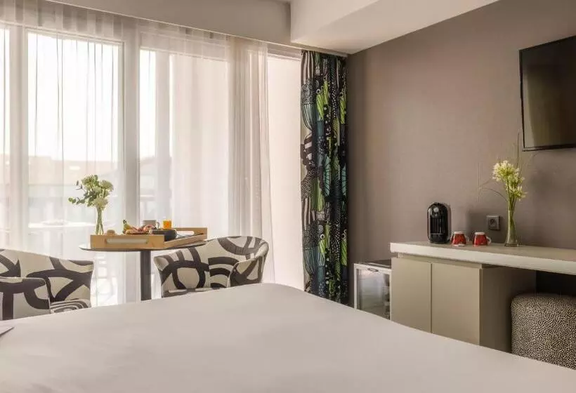 هتل & Spa 4 Serge Blanco