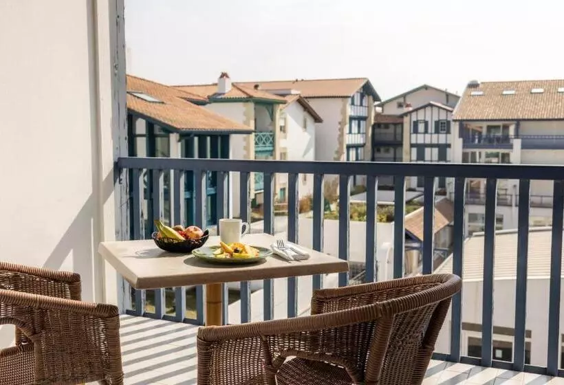 هتل & Spa 4 Serge Blanco