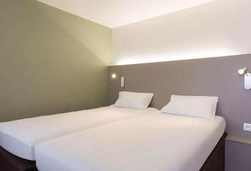 호텔 Kyriad Annecy Nord   Epagny