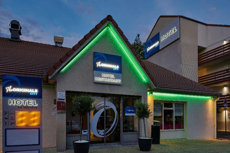 Отель The Originals City Hôtel La Verrière Yvelines